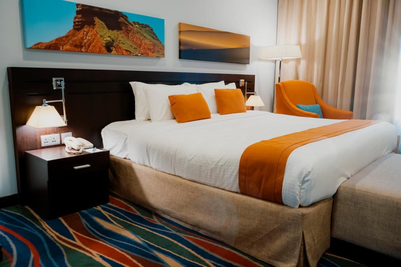 City Seasons Hotel & Suites Muskat Eksteriør bilde