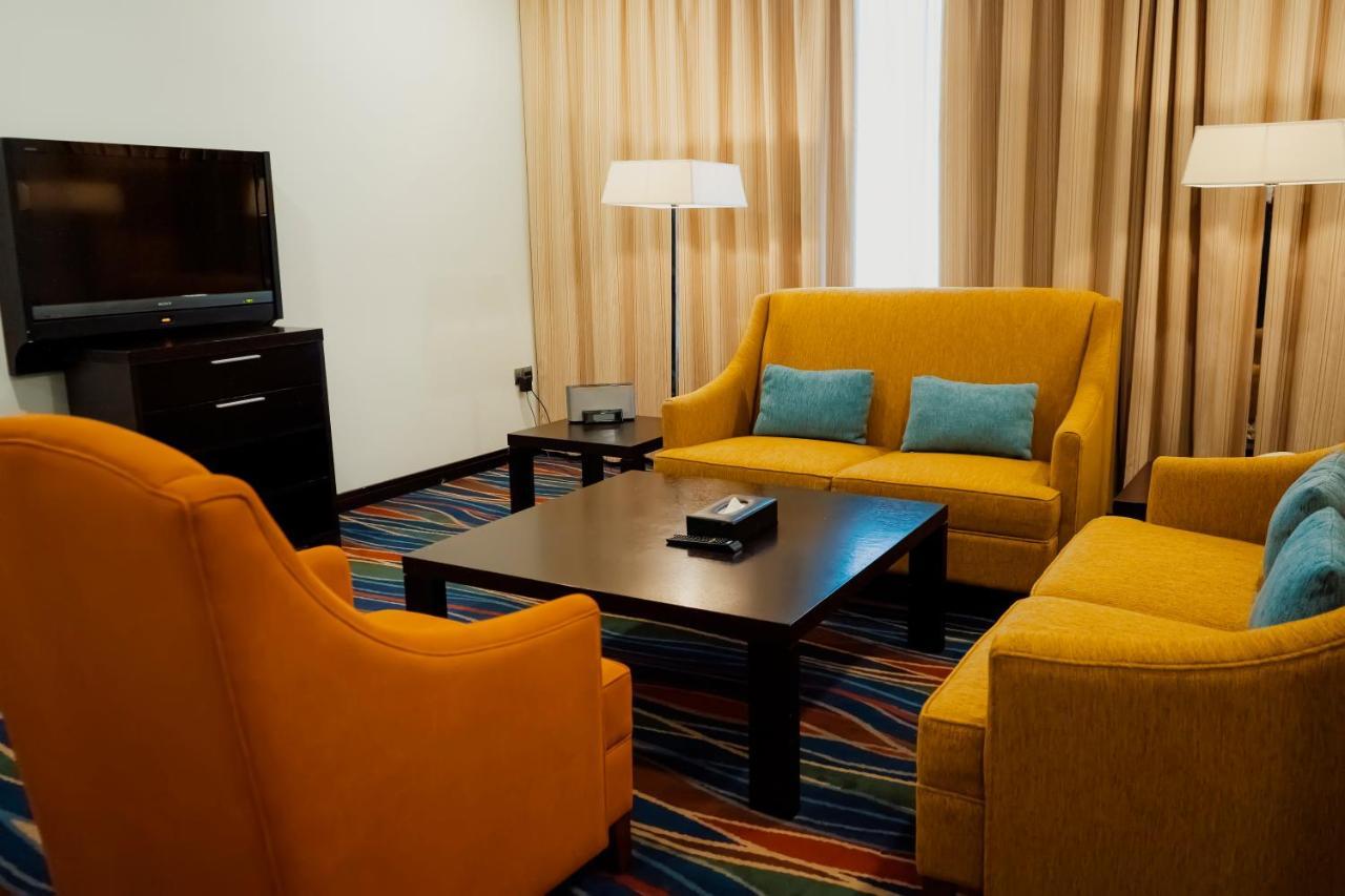 City Seasons Hotel & Suites Muskat Eksteriør bilde