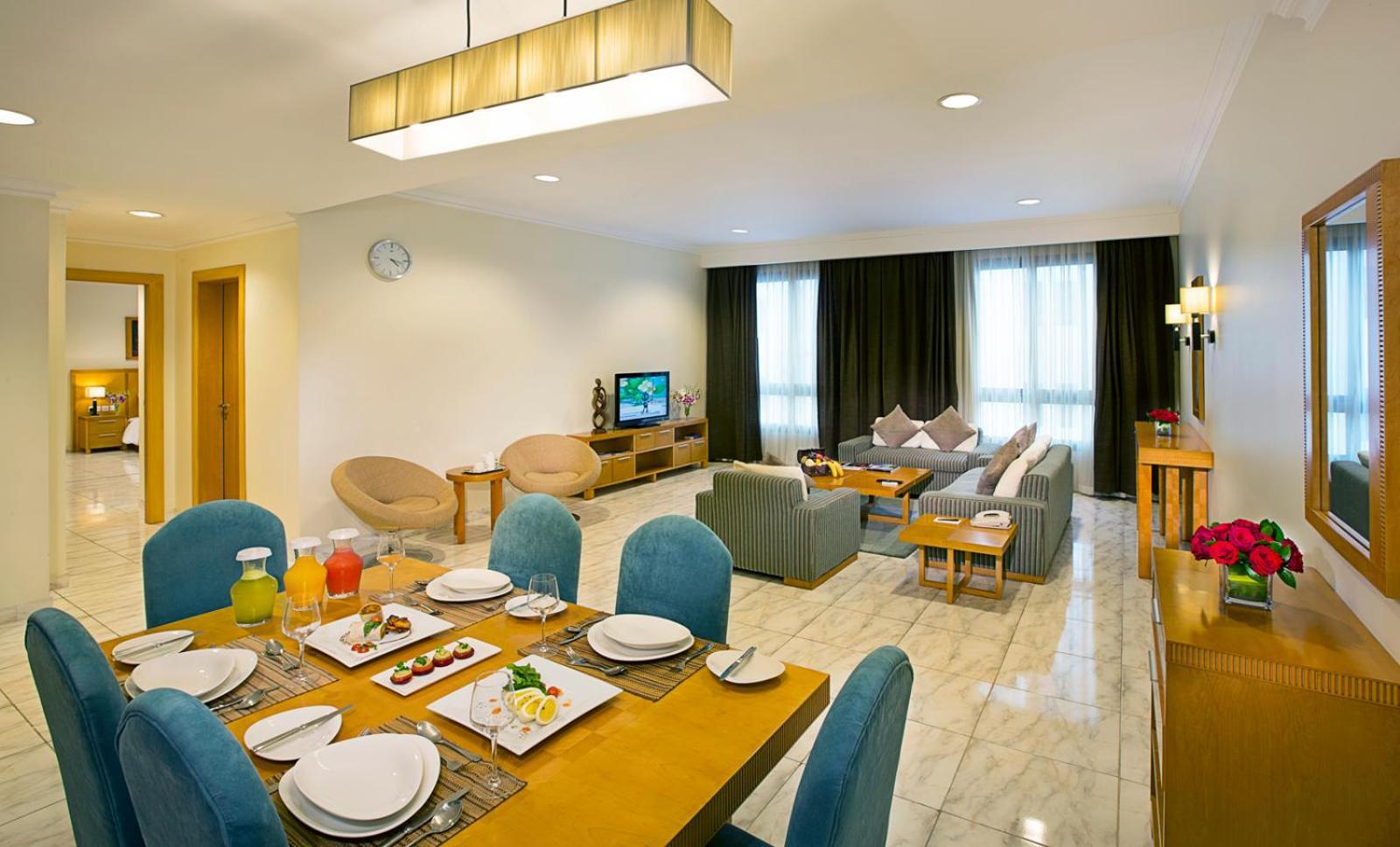 City Seasons Hotel & Suites Muskat Eksteriør bilde