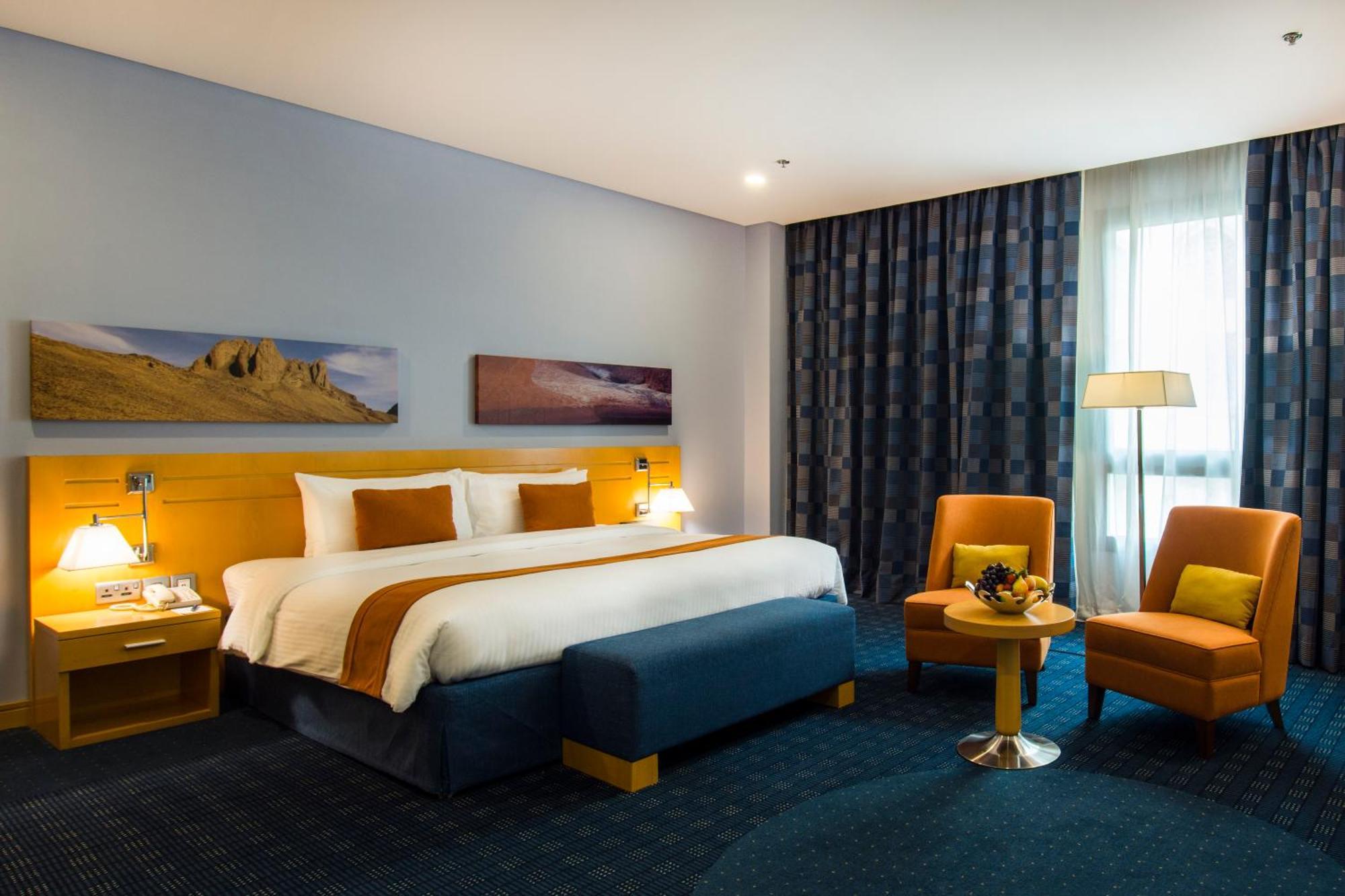 City Seasons Hotel & Suites Muskat Eksteriør bilde