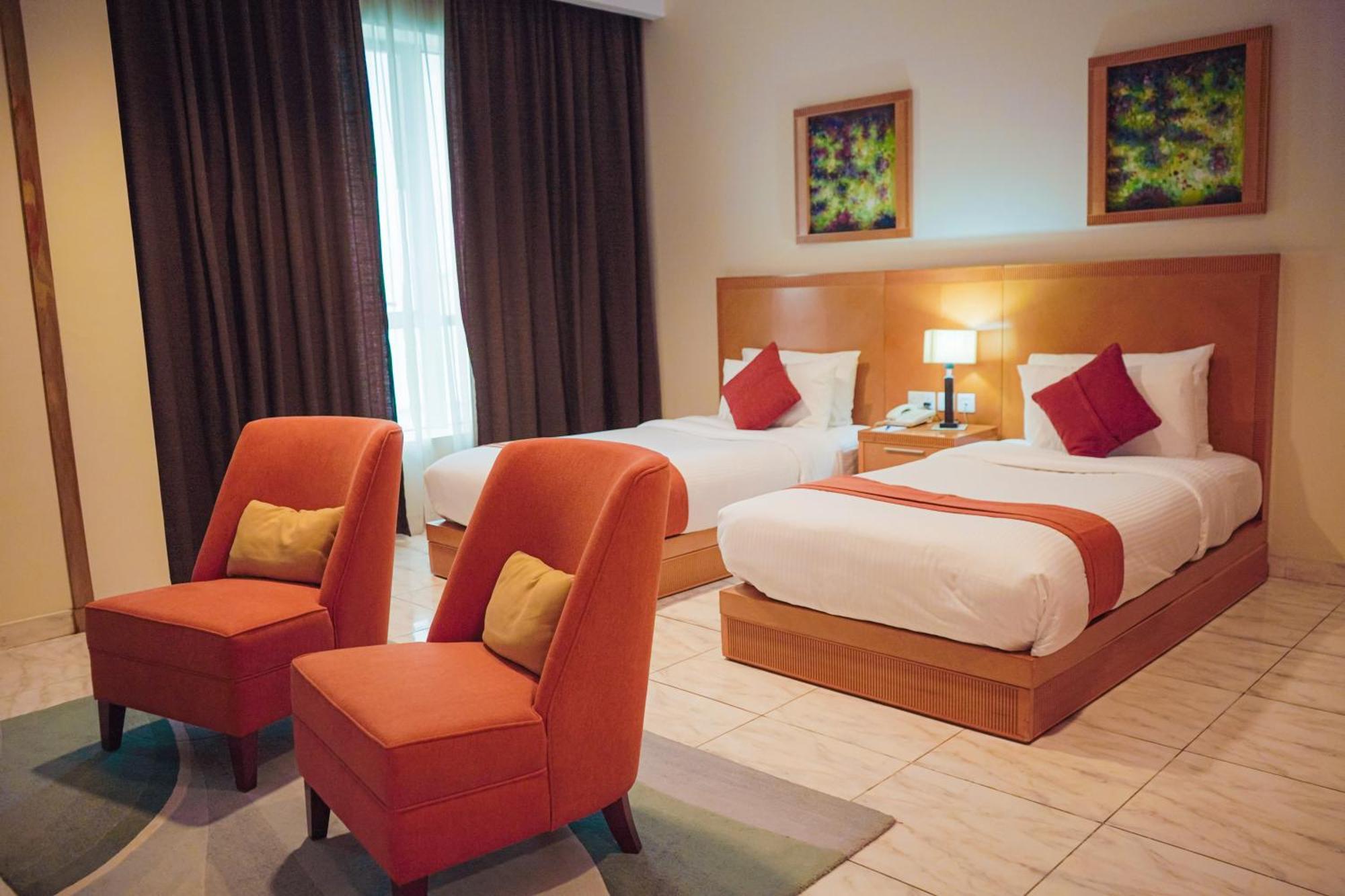 City Seasons Hotel & Suites Muskat Eksteriør bilde