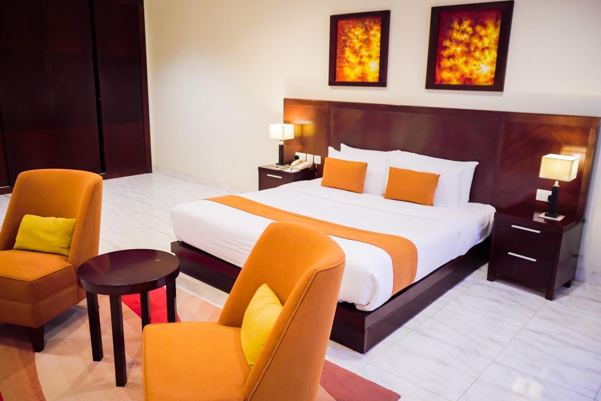 City Seasons Hotel & Suites Muskat Eksteriør bilde