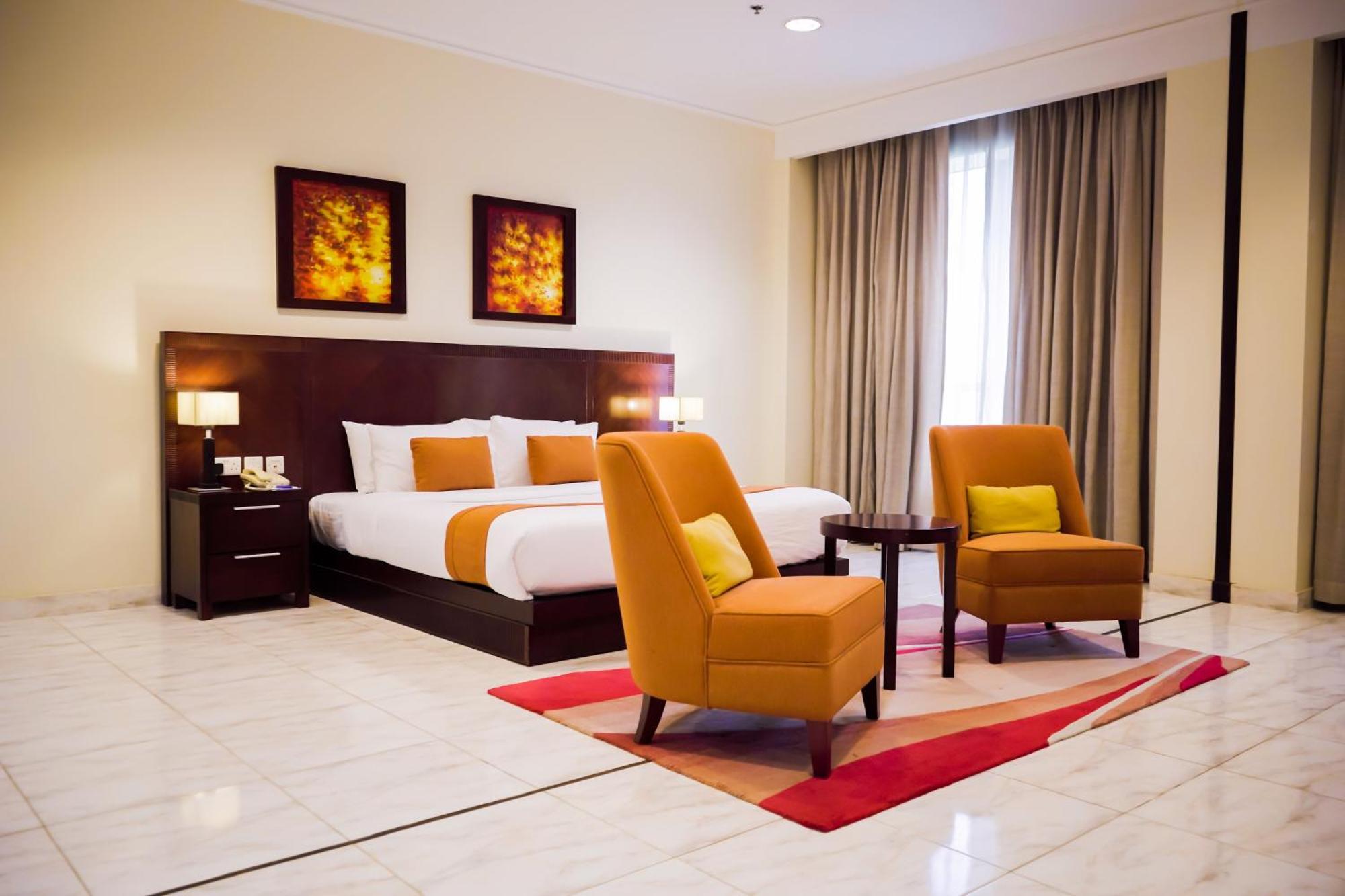 City Seasons Hotel & Suites Muskat Eksteriør bilde