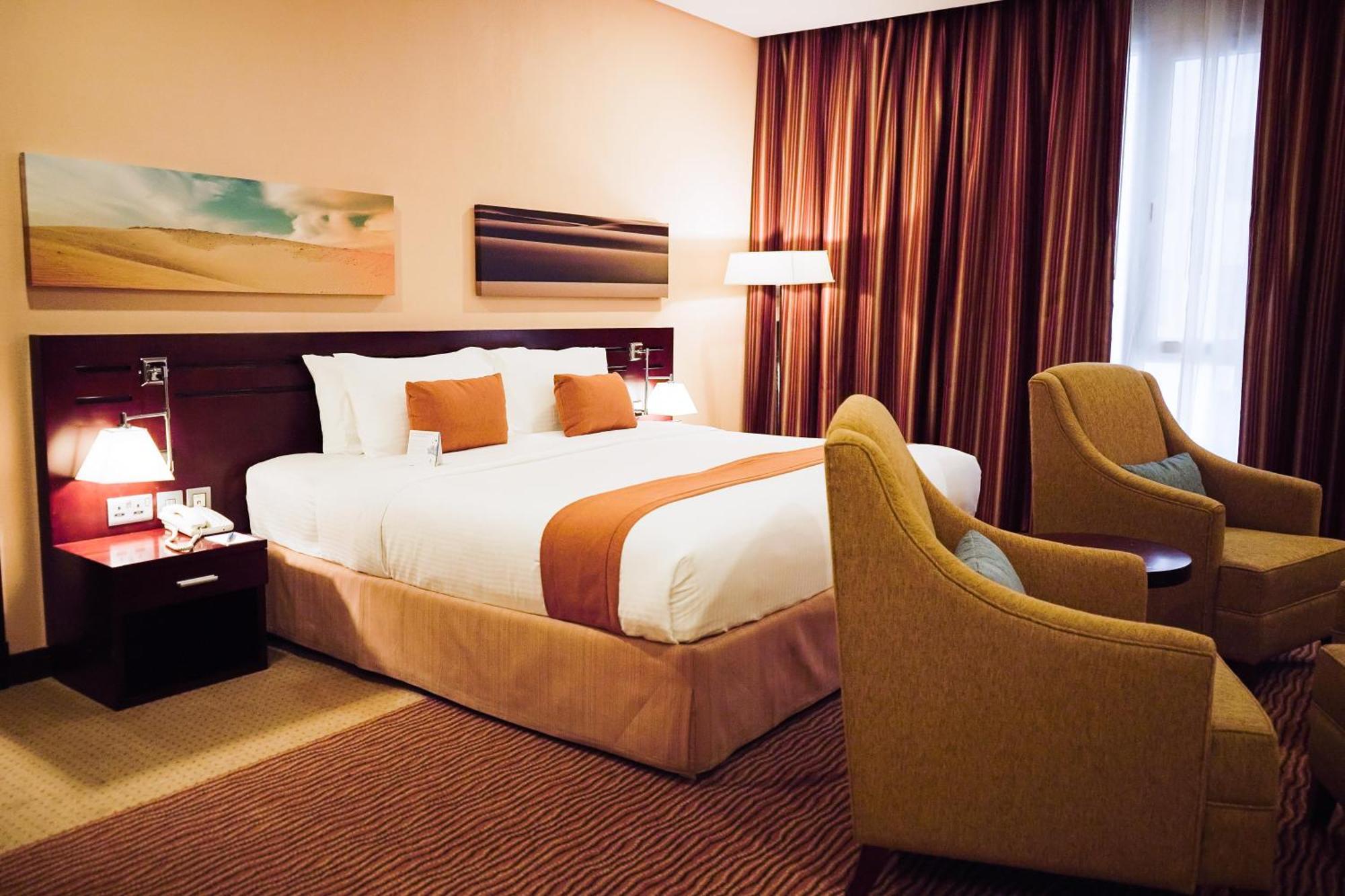 City Seasons Hotel & Suites Muskat Eksteriør bilde