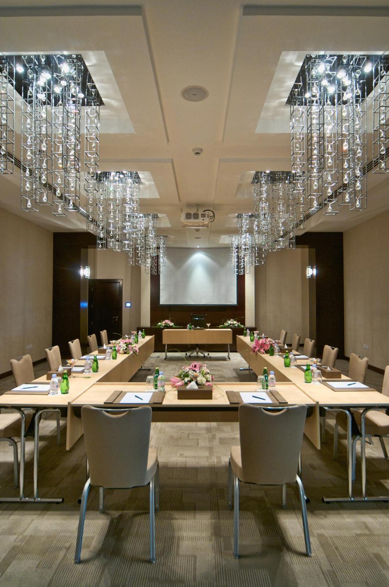 City Seasons Hotel & Suites Muskat Eksteriør bilde