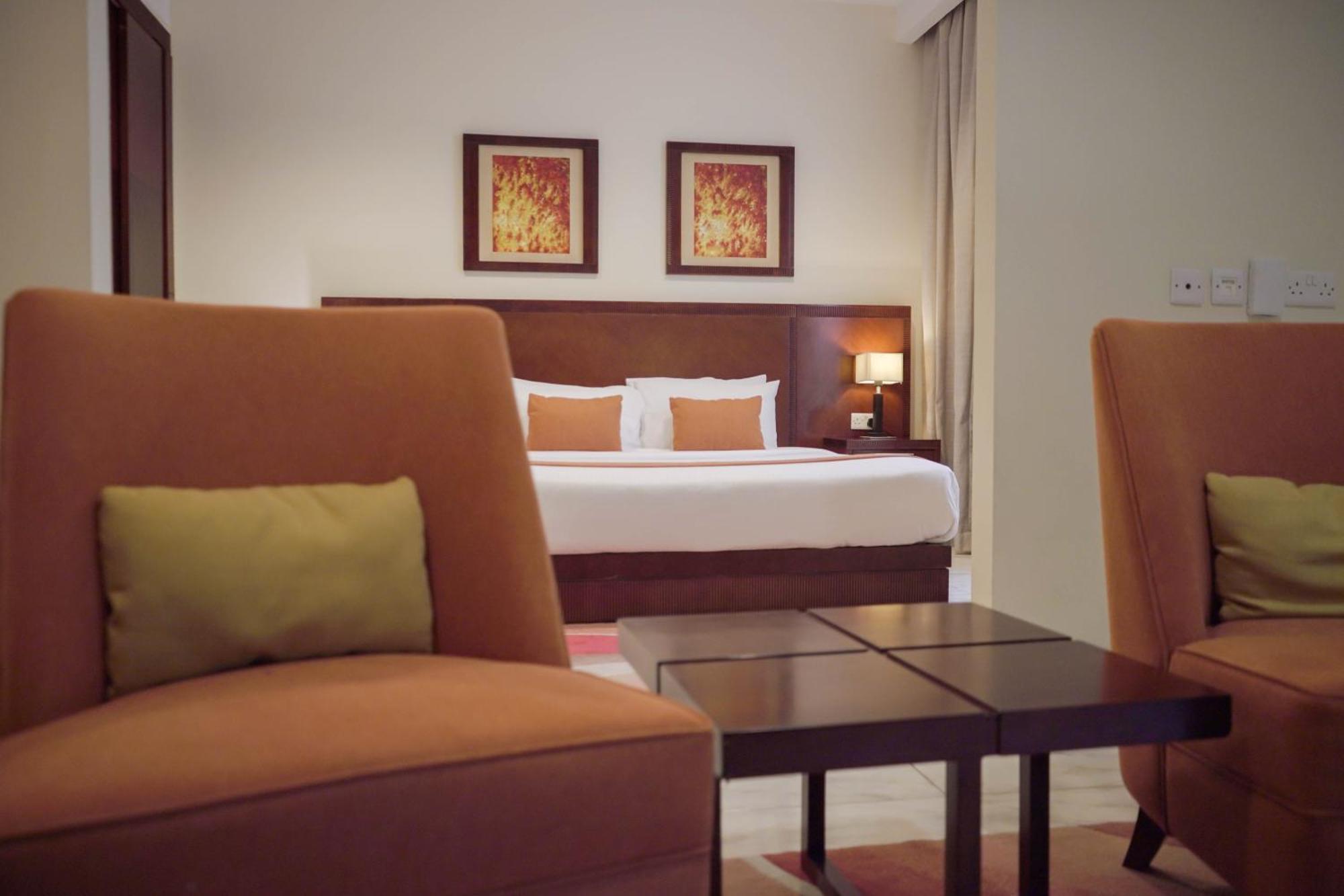 City Seasons Hotel & Suites Muskat Rom bilde