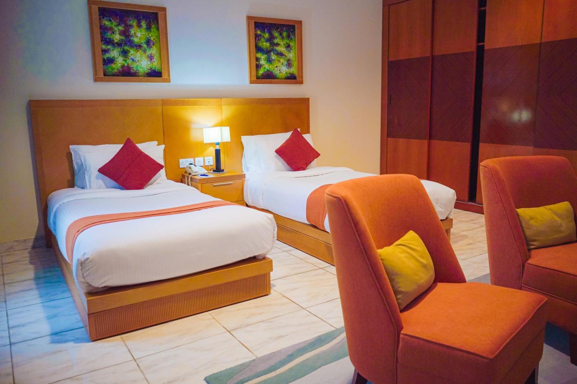 City Seasons Hotel & Suites Muskat Rom bilde
