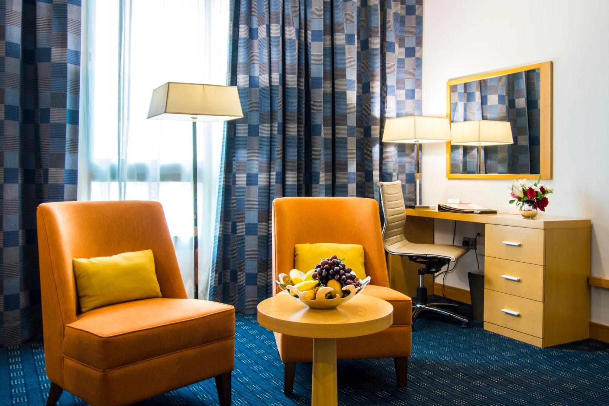 City Seasons Hotel & Suites Muskat Rom bilde
