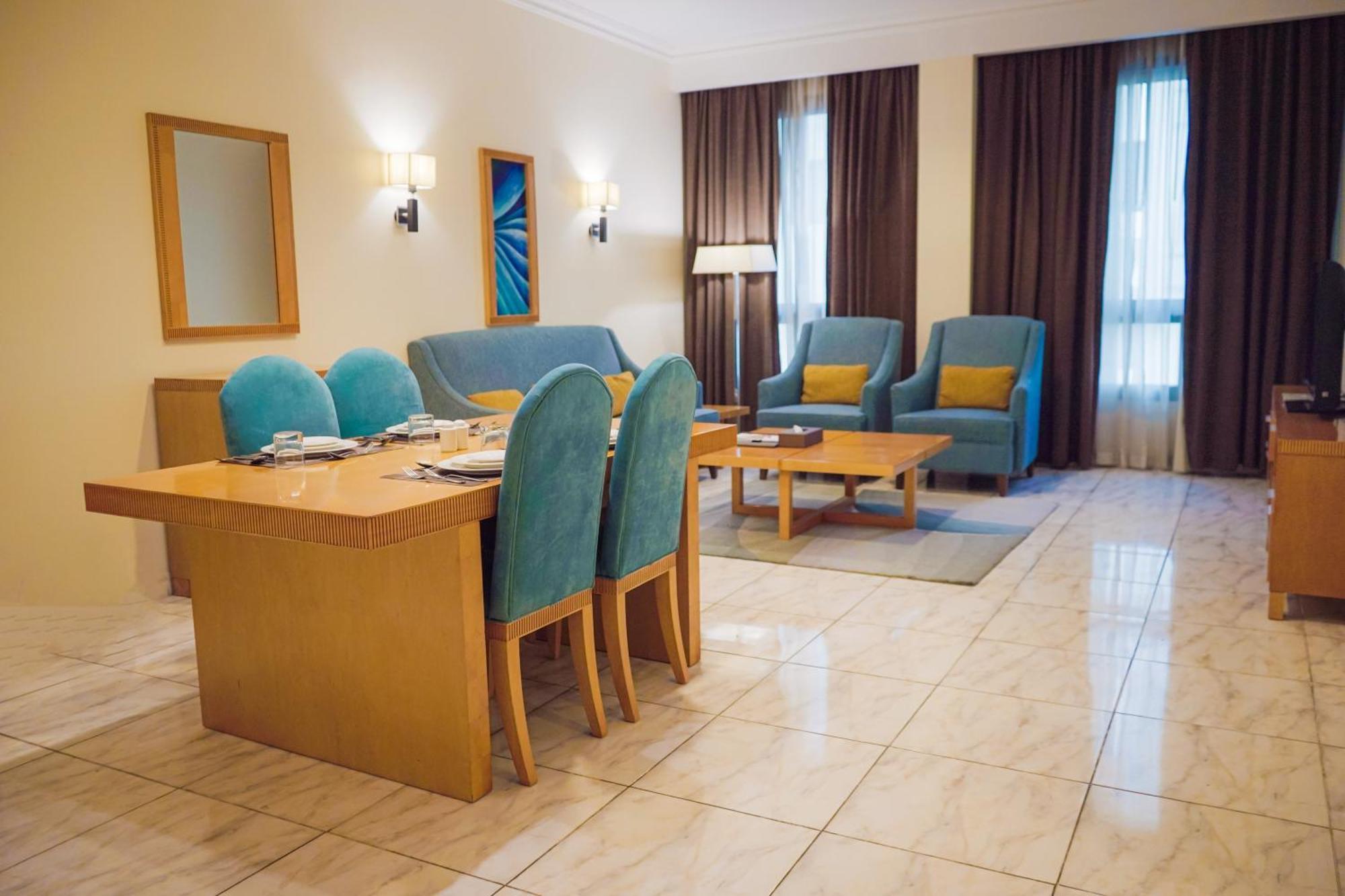 City Seasons Hotel & Suites Muskat Rom bilde