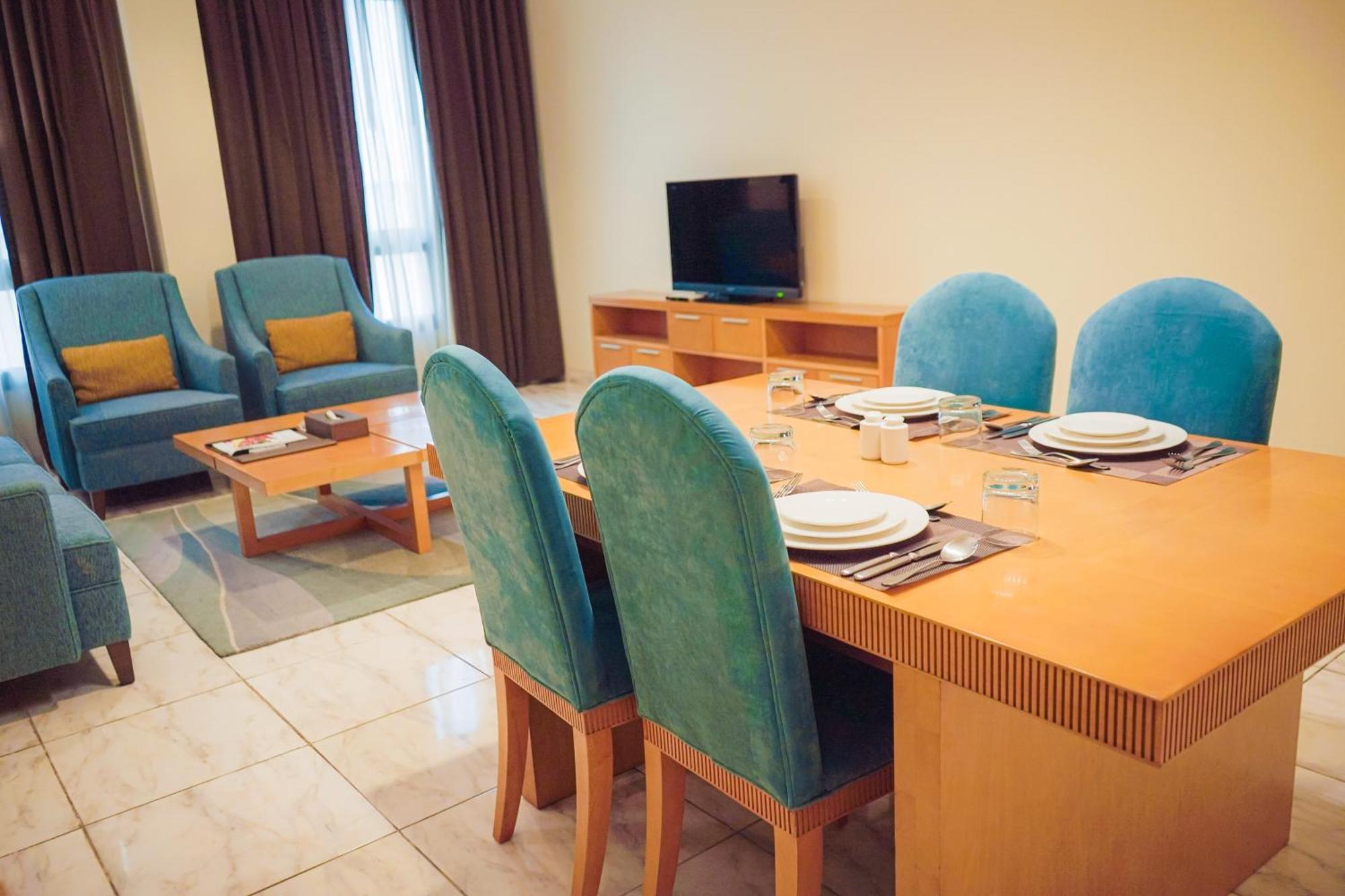 City Seasons Hotel & Suites Muskat Rom bilde