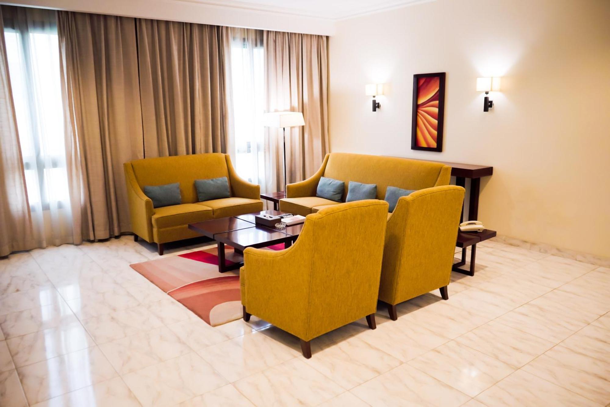 City Seasons Hotel & Suites Muskat Rom bilde
