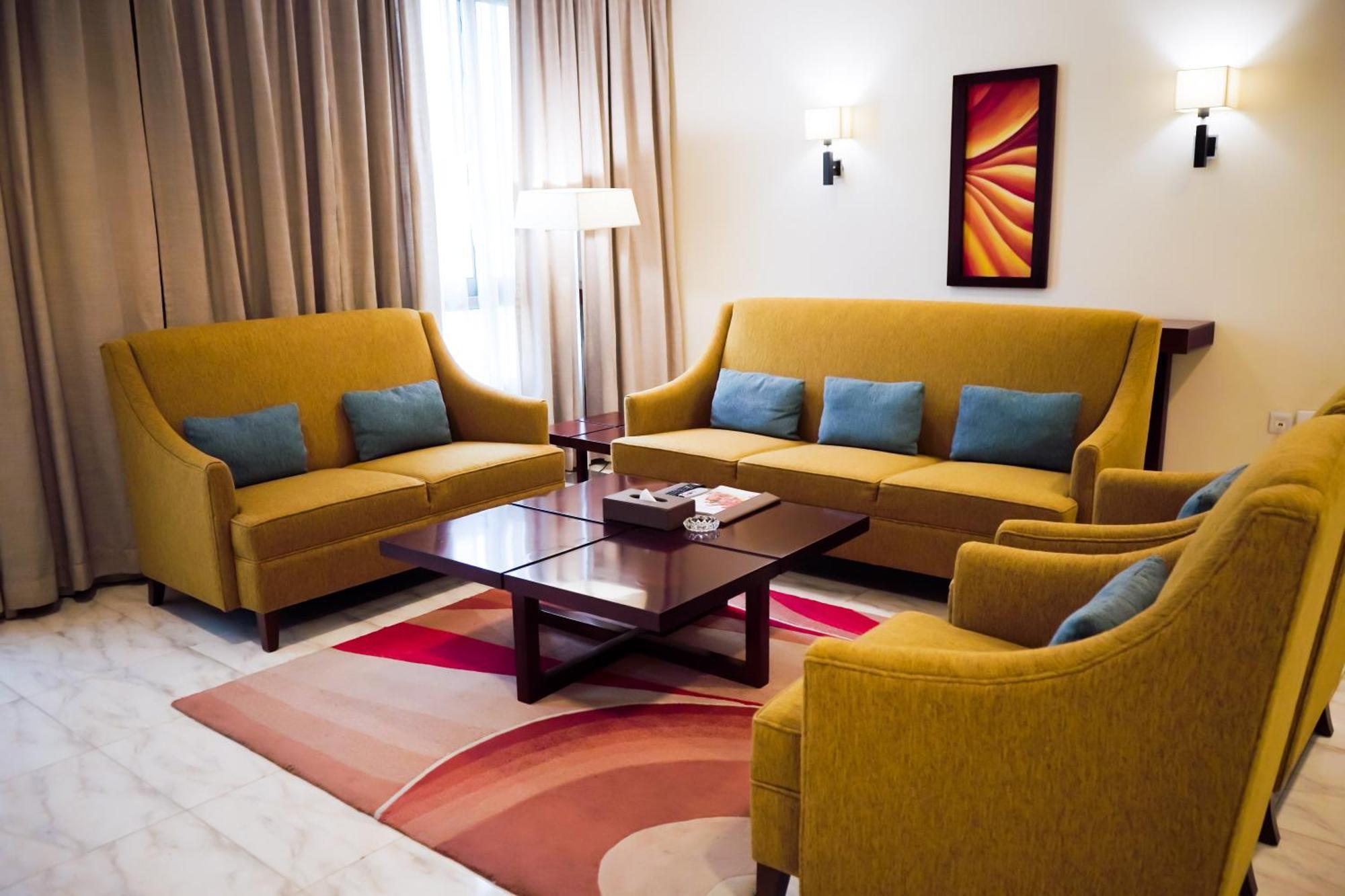 City Seasons Hotel & Suites Muskat Rom bilde