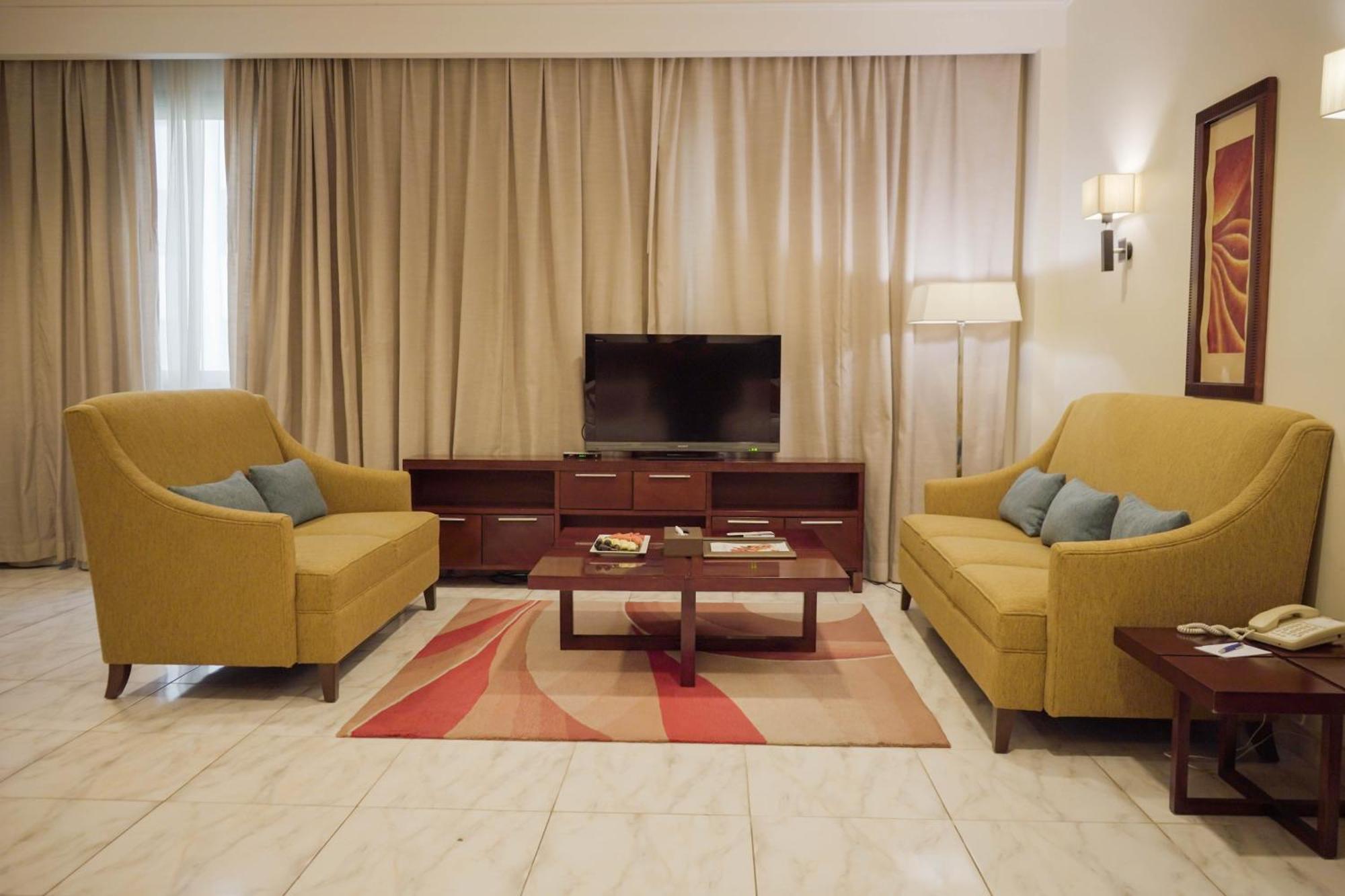 City Seasons Hotel & Suites Muskat Rom bilde