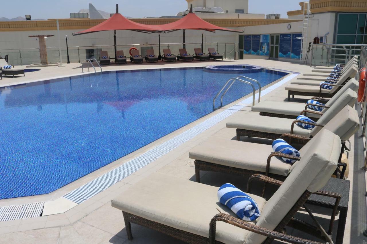 City Seasons Hotel & Suites Muskat Eksteriør bilde