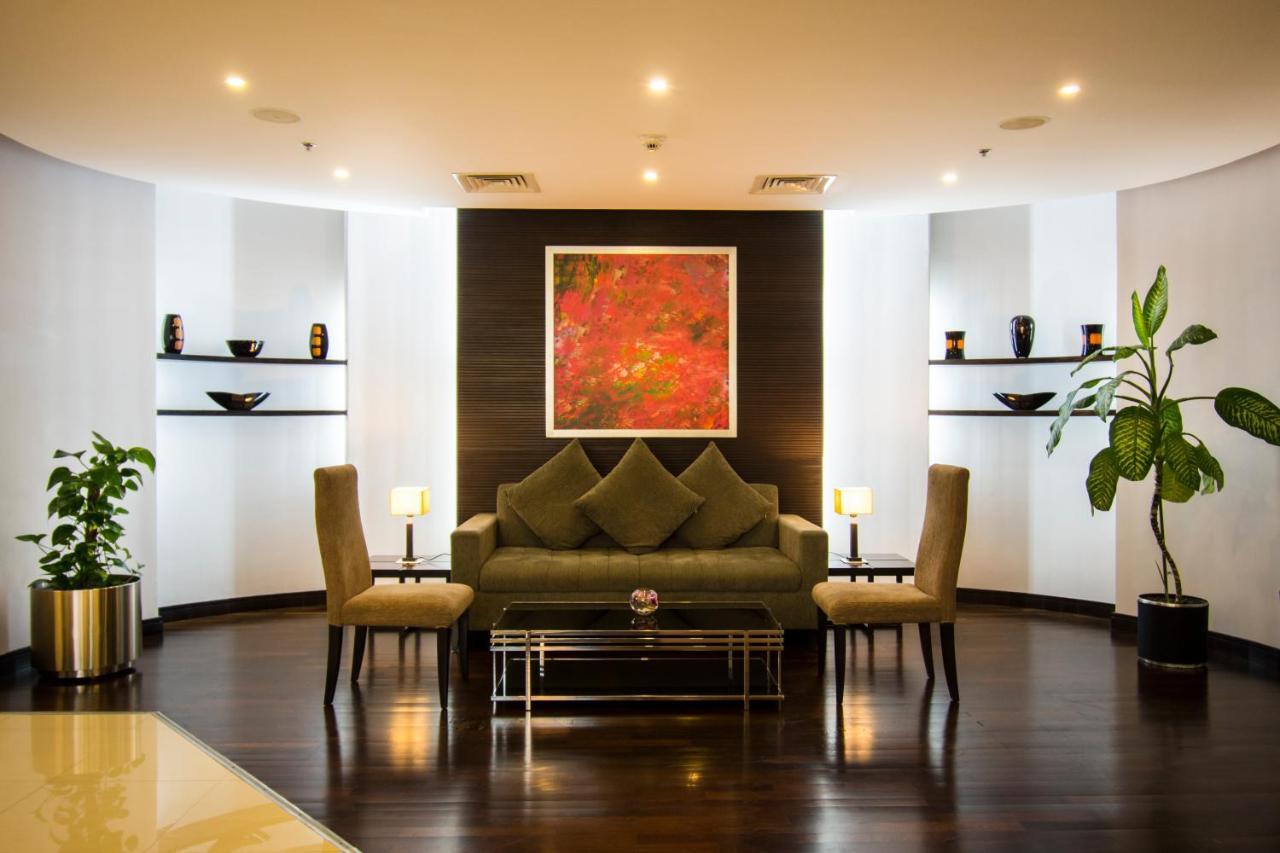 City Seasons Hotel & Suites Muskat Eksteriør bilde