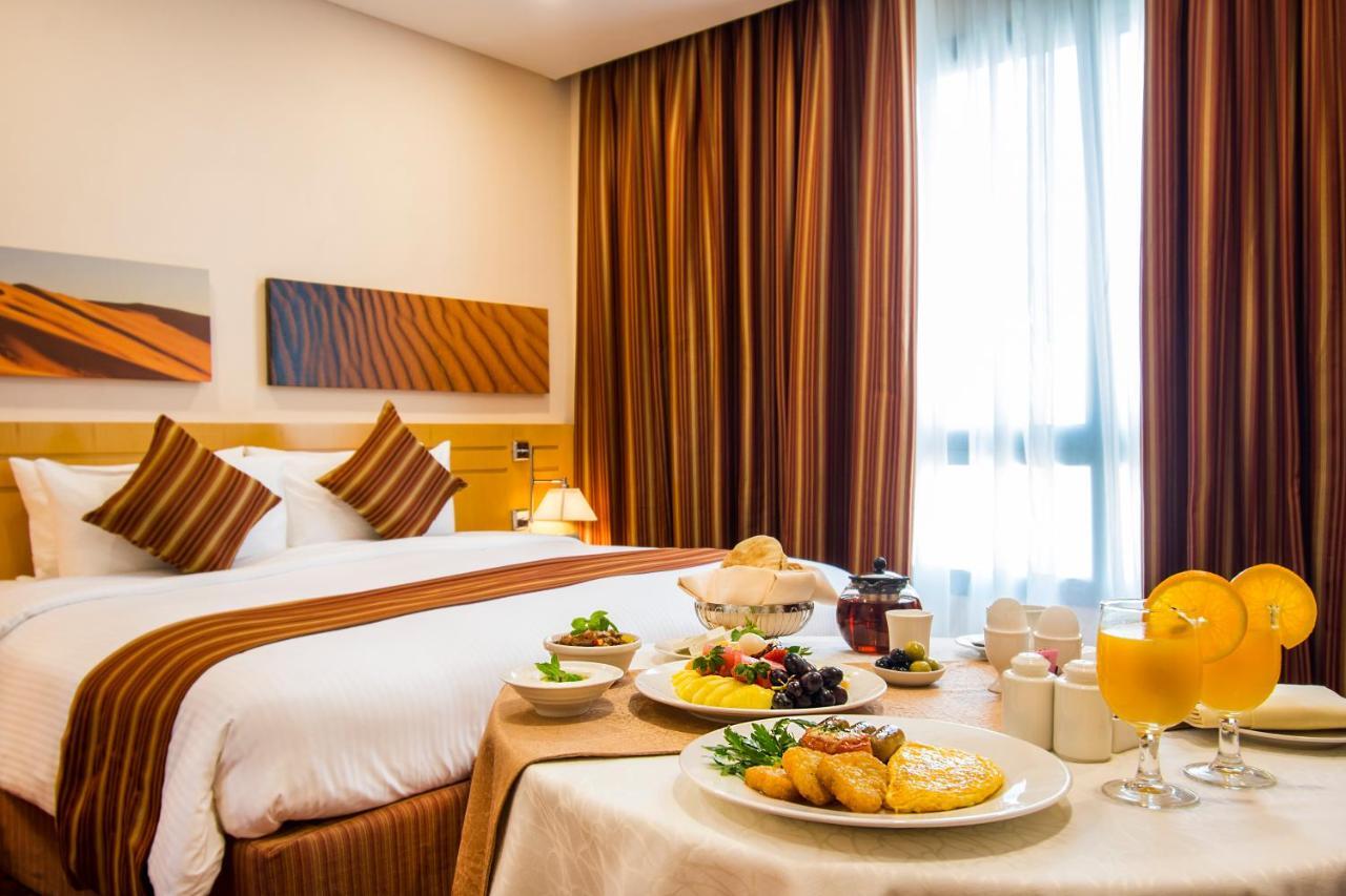 City Seasons Hotel & Suites Muskat Eksteriør bilde